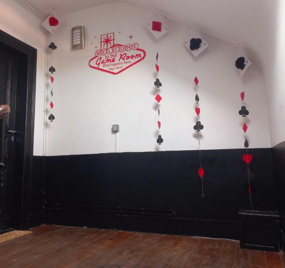 Game Room Επερνέ Εξωτερικό φωτογραφία
