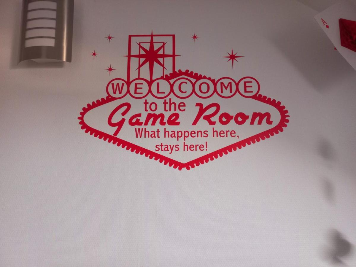 Game Room Επερνέ Εξωτερικό φωτογραφία
